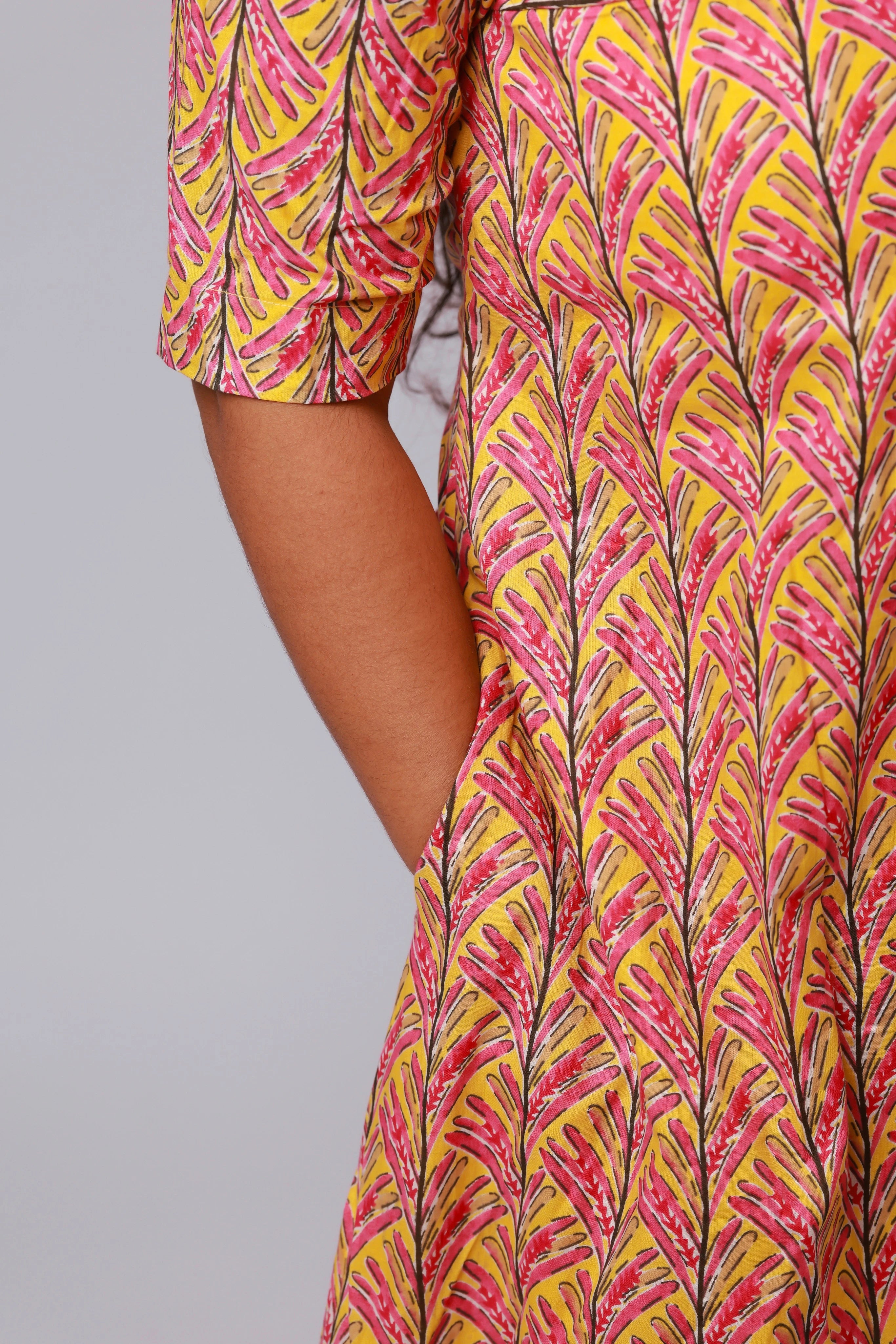 TF26103 - Sunshine Palm Cotton Midi Dress Centre Zip